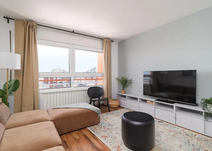 Bright Apt With Amazing Views